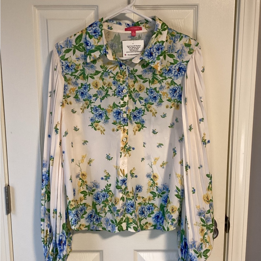 White and blue floral blouse with puffy sleeves -large-NWT
